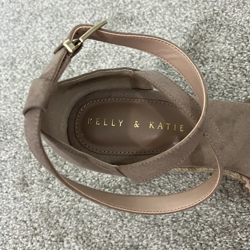 Kelly & Katie Size 10 Taupe Brown Adell Espadrille Sandal Wedges Heels
